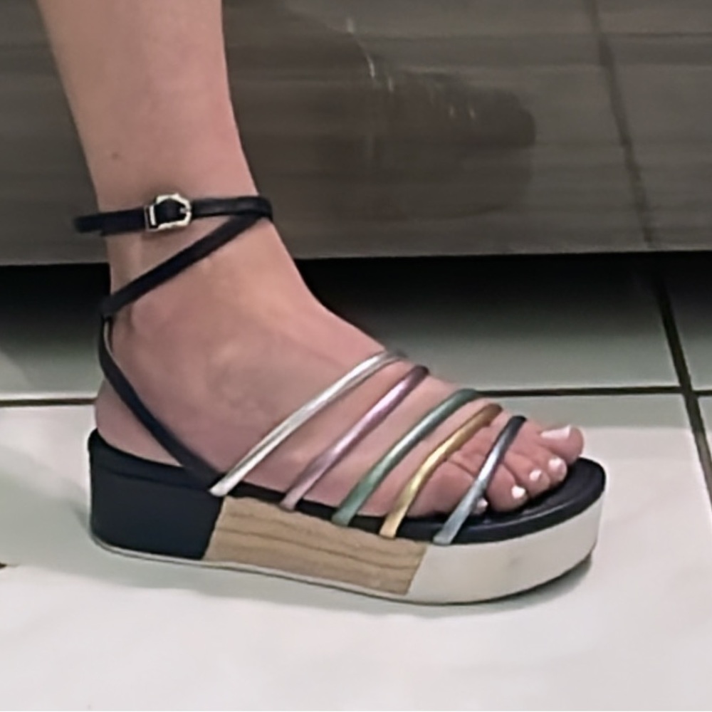 Louise et Cie multicolor metallic espadrille platform sandals size 5US/35EUR.